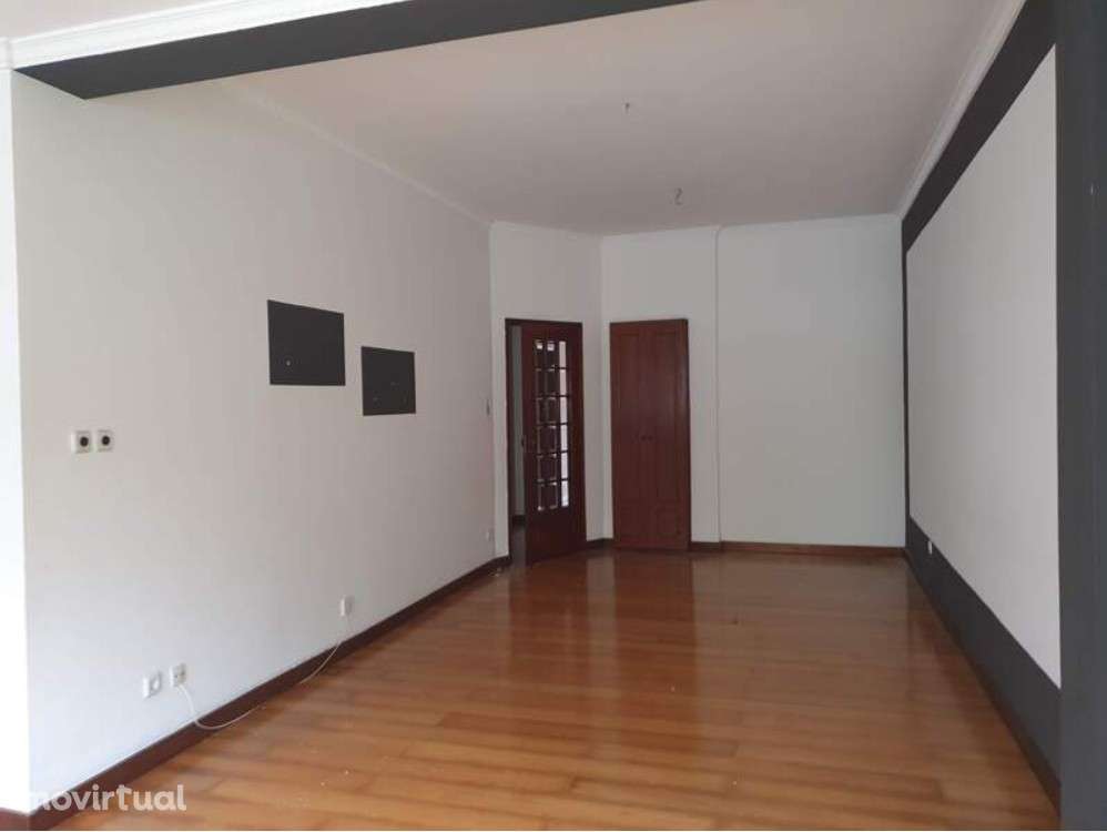 T2 c/ Terraço e Anexo no Porto - Grande imagem: 3/14