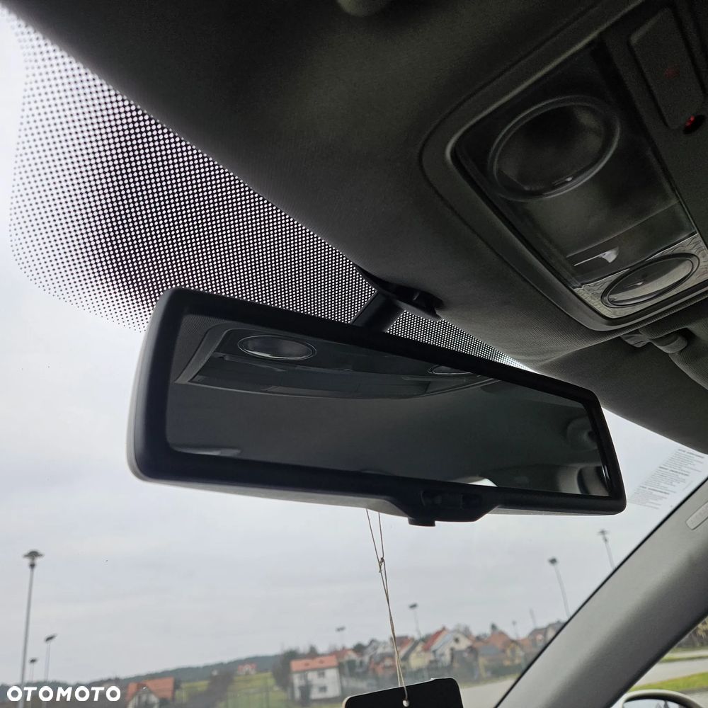 Volkswagen Jetta 1.9 TDI United - 34