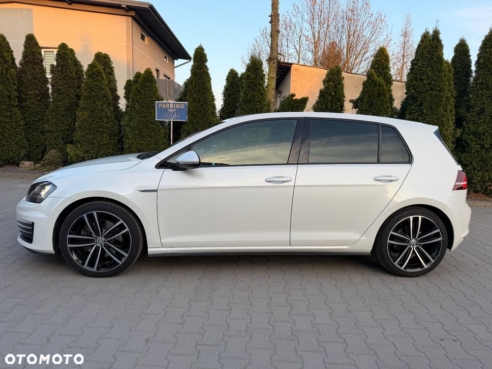 Volkswagen Golf - 4