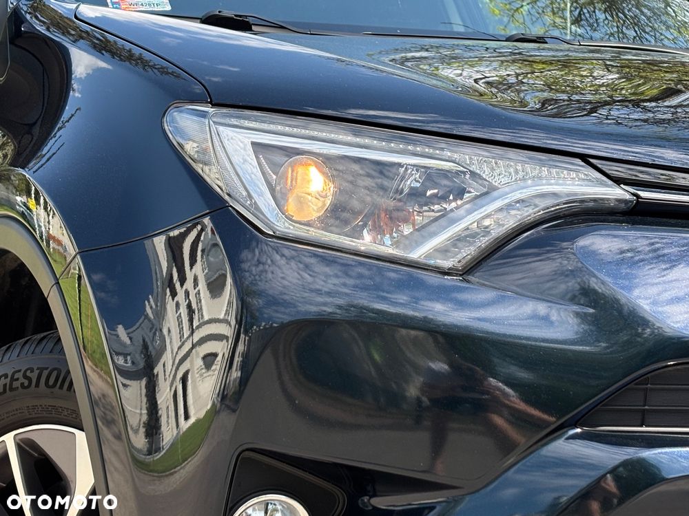 Toyota RAV4 Hybrid Premium 4x4 - 23
