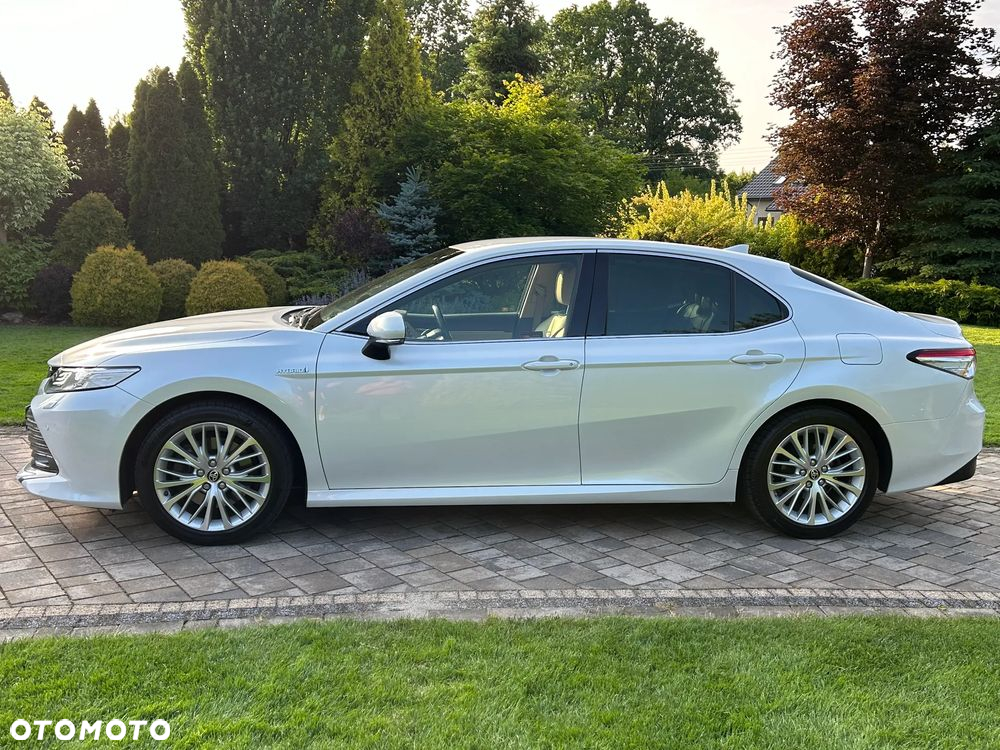 Toyota Camry 2.5 Hybrid Executive CVT - 2