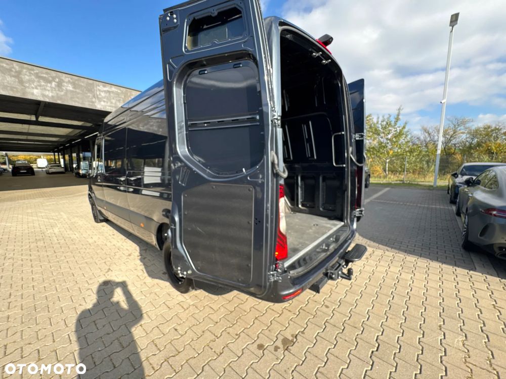 Mercedes-Benz Sprinter 319 Długi Select - 18