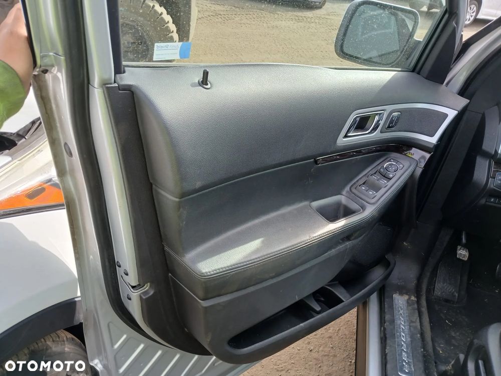 Ford Explorer - 14