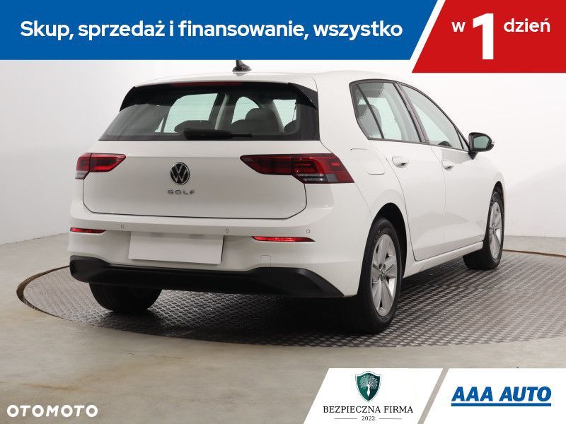 Volkswagen Golf - 6
