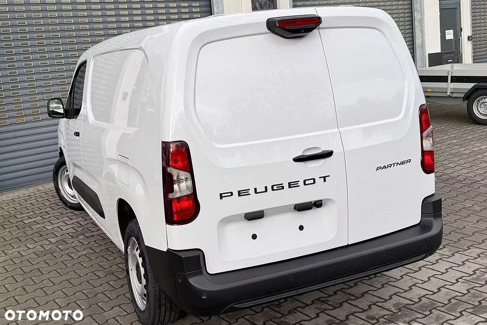 Peugeot Partner Van L2H1 EAT8 1.5 130KM - 4