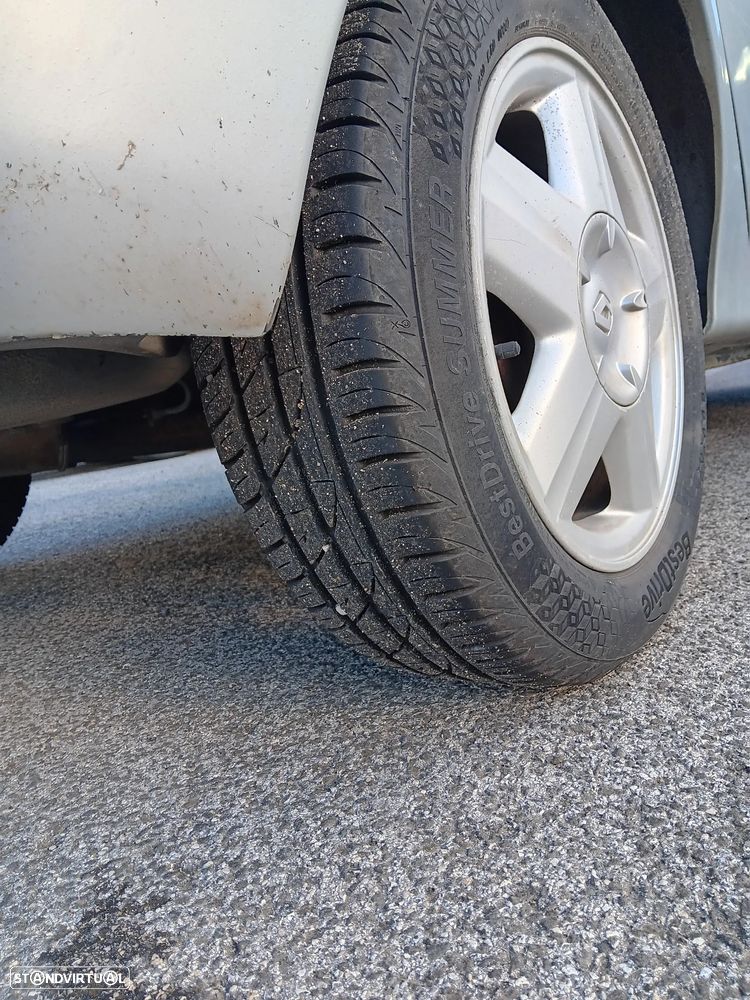 Renault Mégane 1.9 dCi Authentique - 11