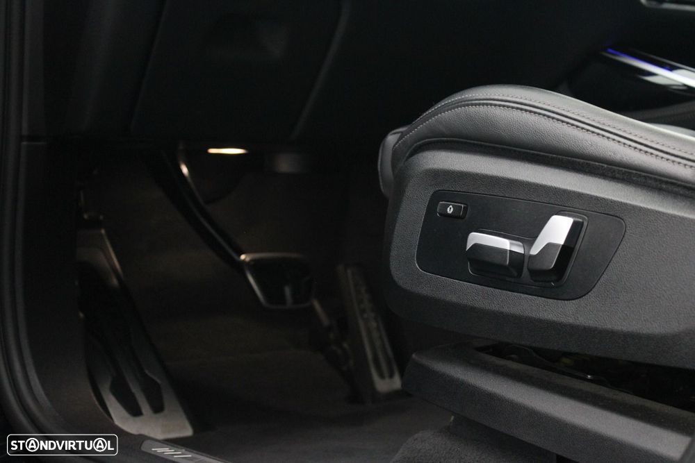BMW X7 40 d xDrive Pack M — fotografia 45