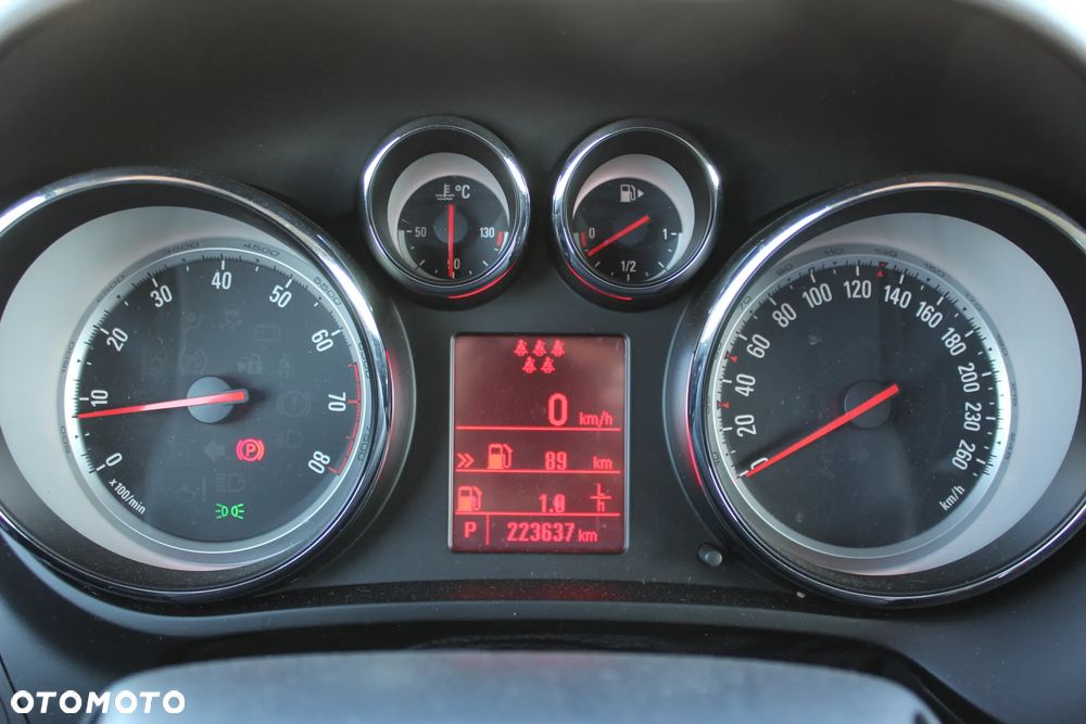 Opel Zafira 1.4 T Cosmo EU6 - 17