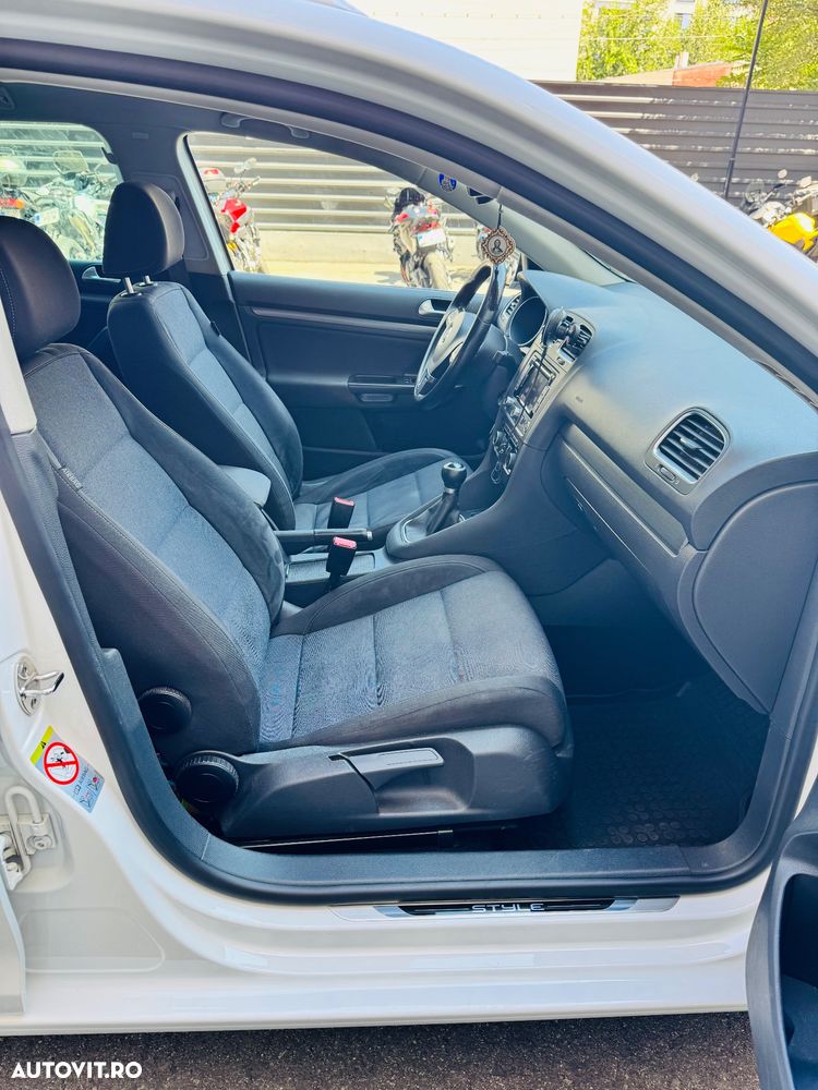 VOLKSWAGEN Golf 2012 — imagine 9