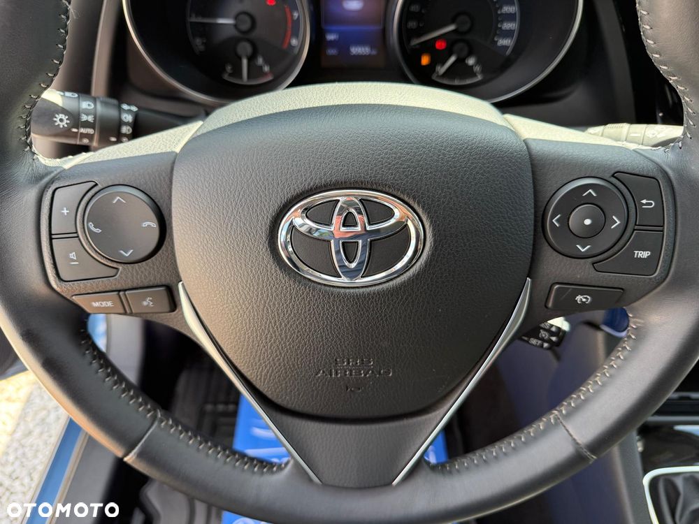 Toyota Auris 1.6 Premium Comfort - 27