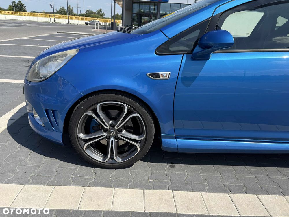 Opel Corsa 1.6T OPC - 9