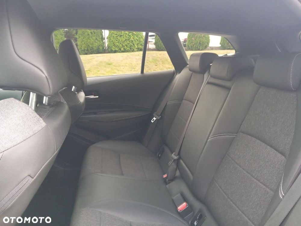 Toyota Corolla 1.8 Hybrid Comfort - 17
