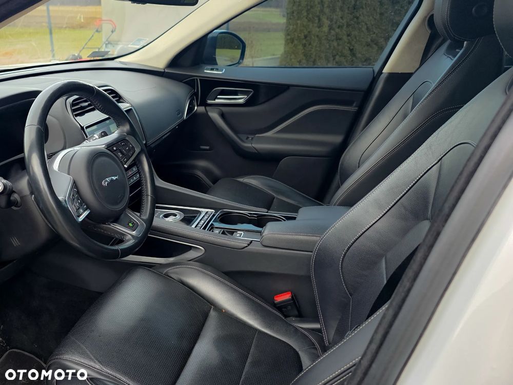 Jaguar F-Pace 35t AWD R-Sport - 9