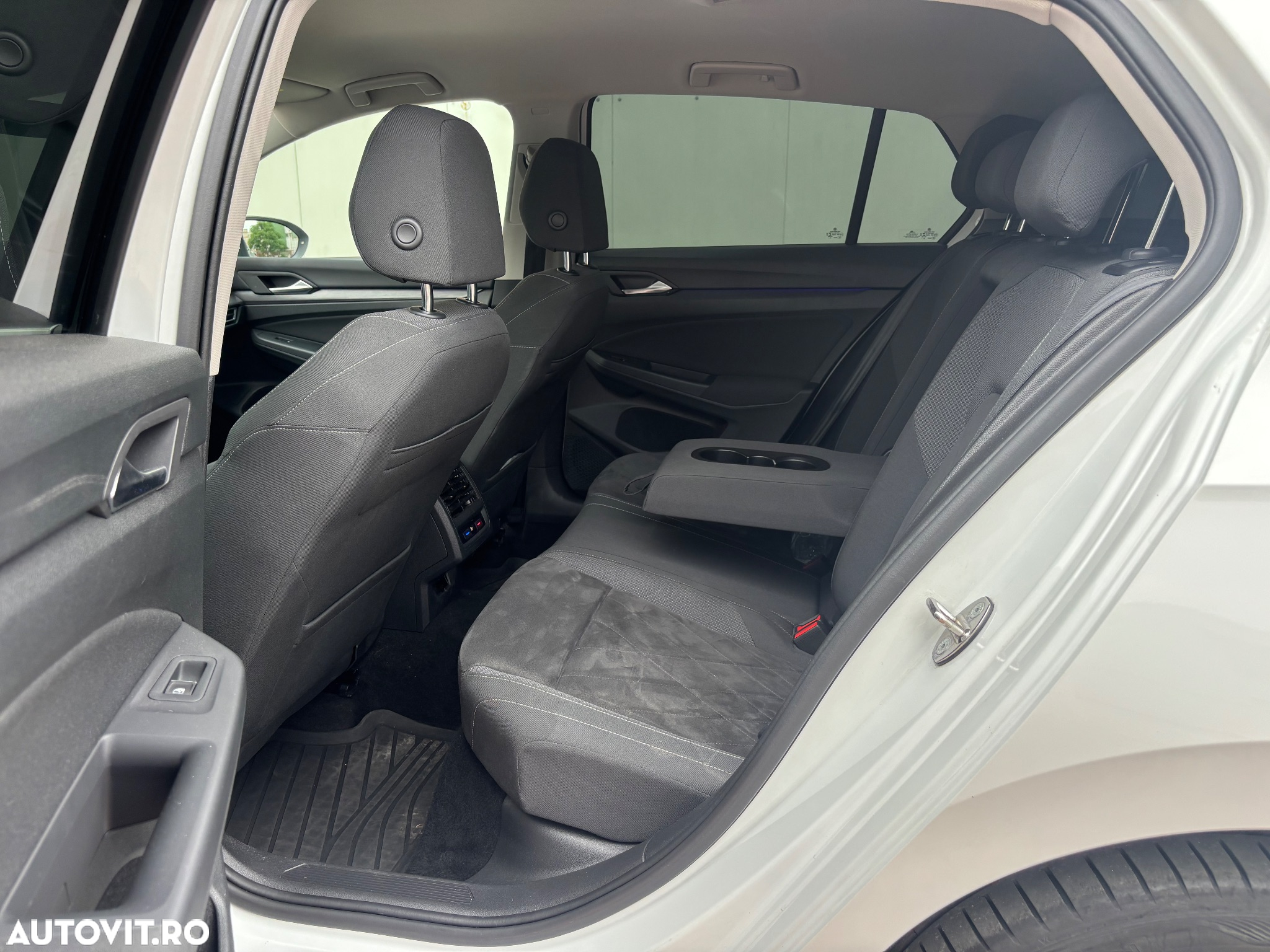 Volkswagen Golf 2.0 TDI DSG Style - 24