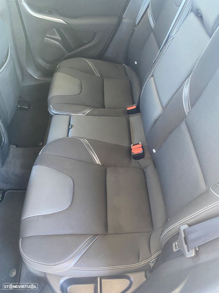 Volvo V40 2.0 D3 Kinetic Geartronic - 8