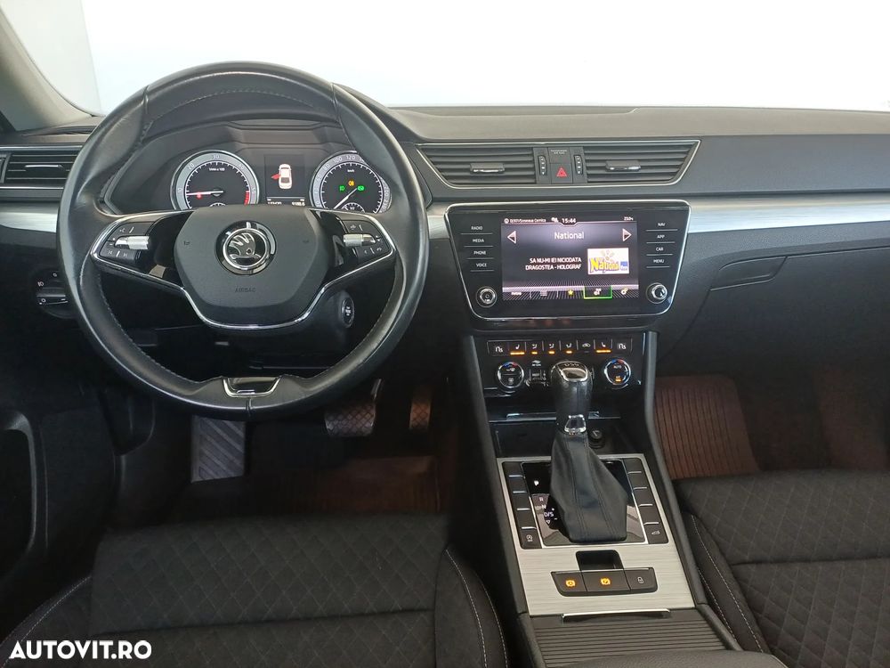 Skoda Superb 2.0 TDI DSG Ambition - 8