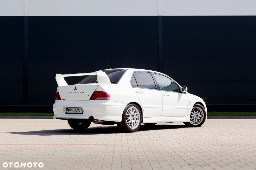 Mitsubishi Lancer Evolution IX - 12