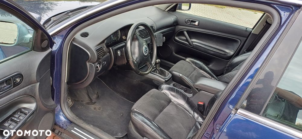 Volkswagen Passat 1.9 TDI Comfortline - 18
