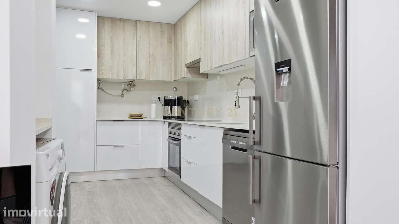 Apartamento T1 transformado em T2 no Fogueteiro, Amora - Grande imagem: 4/21