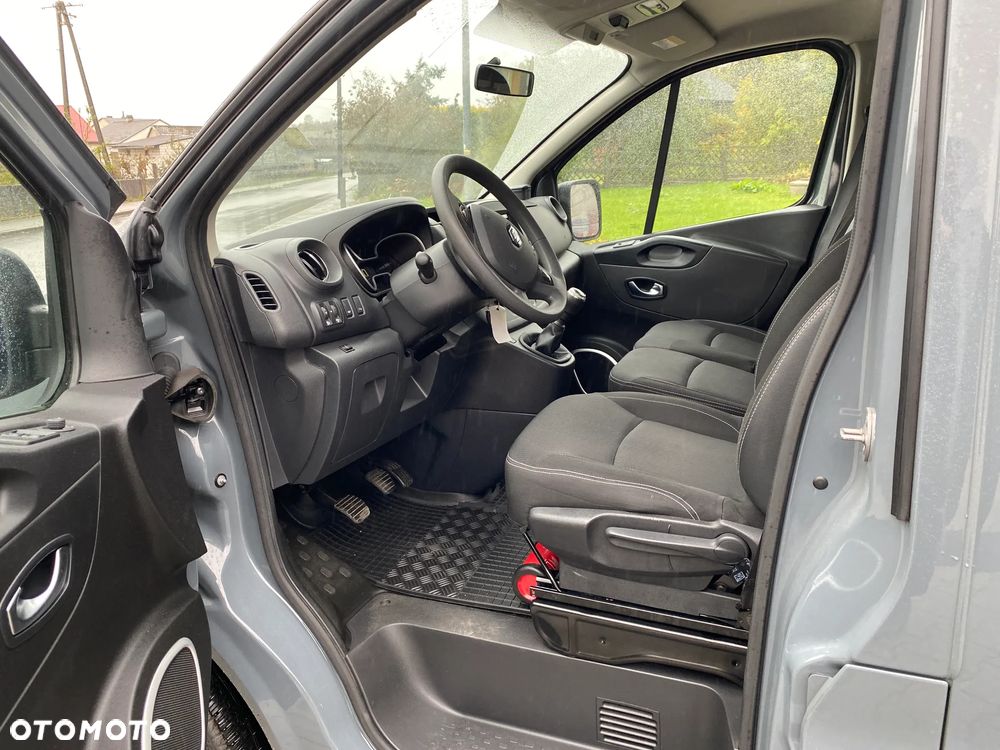 Renault Trafic 2.0 Doka 6 Osobowa Rejestracja 11.2021r Samochód Ciężarowy - 15