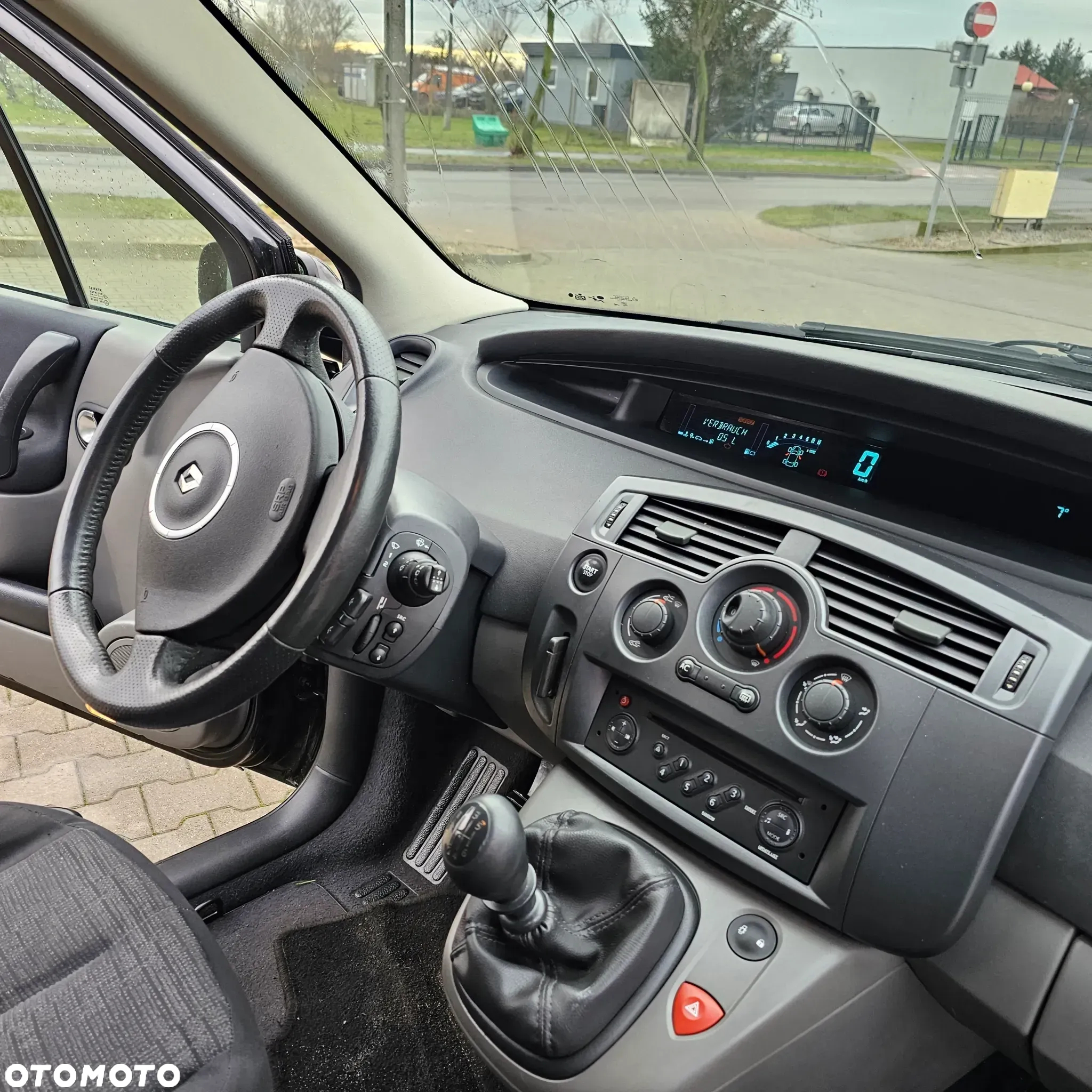 Renault Scenic 1.6 16V Confort Dynamique - 9