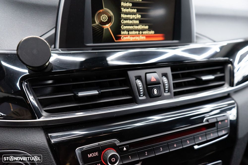 BMW X1 18 d sDrive Line Sport - 30