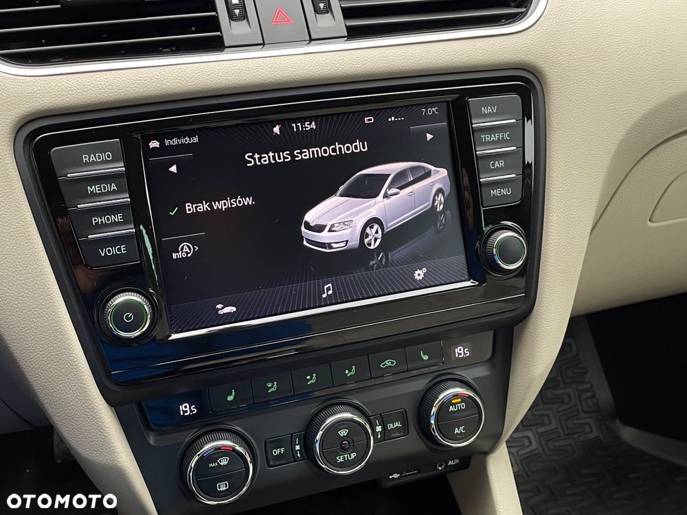 Skoda Octavia 1.8 TSI Elegance DSG - 21