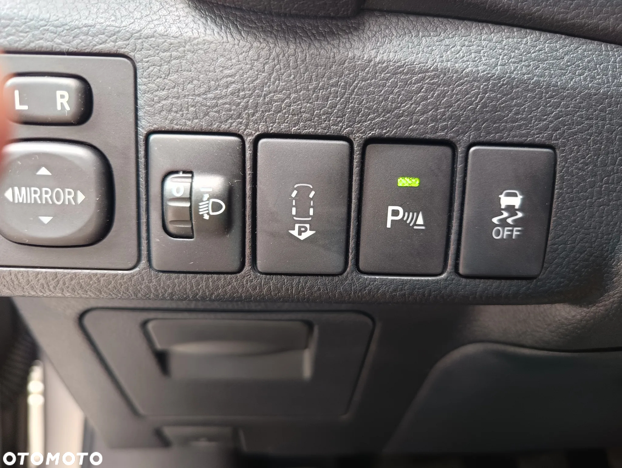 Toyota Auris 1.6 Premium - 18