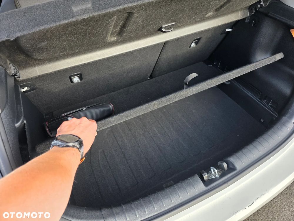 Kia Rio 1.4 L - 25