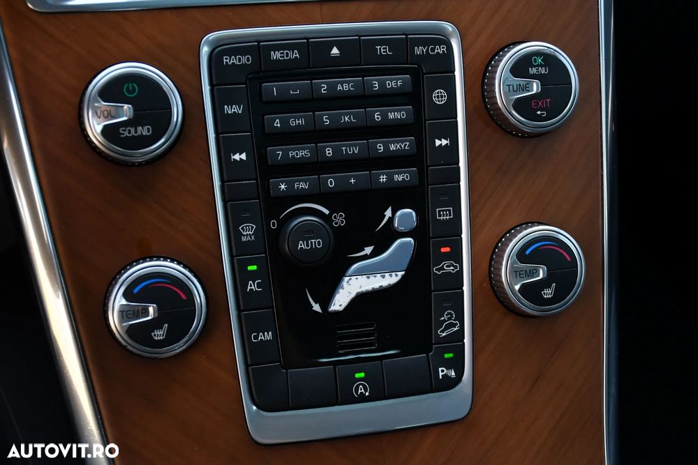 Volvo XC 60 D5 AWD Geartronic Summum - 22