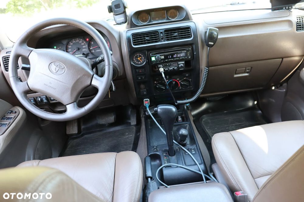 Toyota Land Cruiser - 12