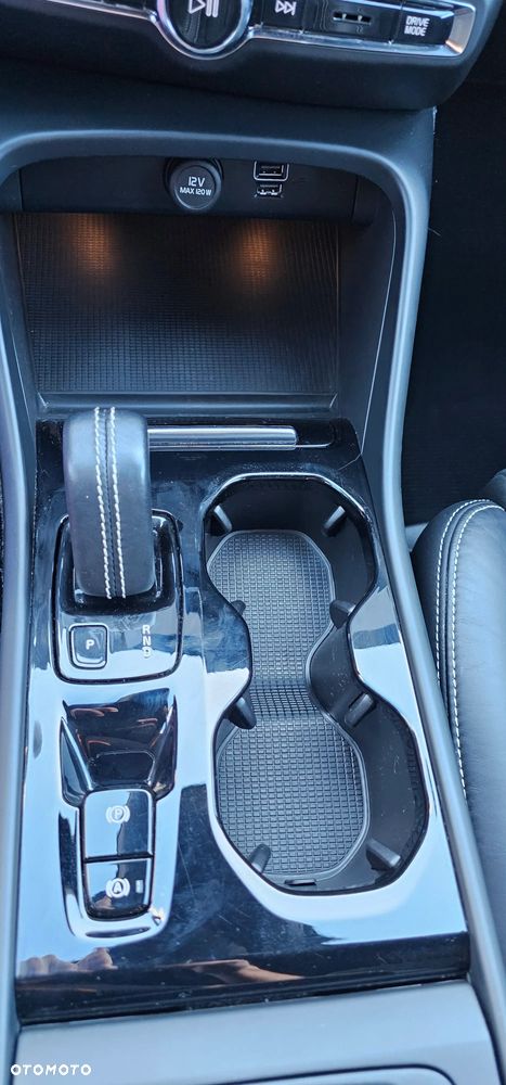 Volvo XC 40 T3 R-Design - 11