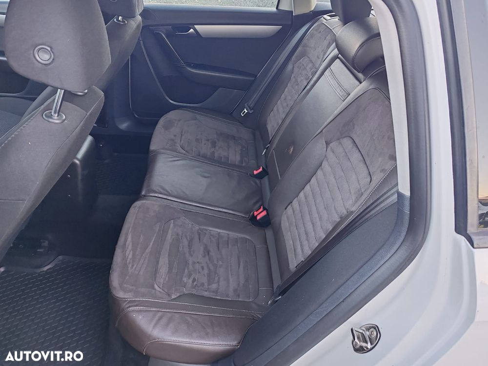 Volkswagen Passat - 11