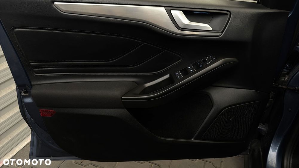 Ford Focus 1.0 EcoBoost mHEV Titanium X - 17