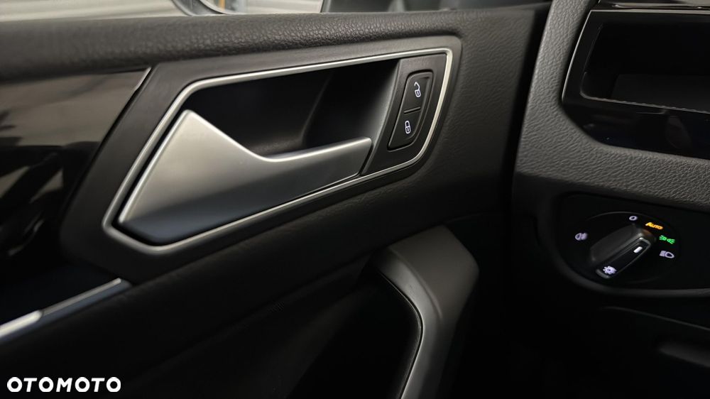 Volkswagen Touran 2.0 TDI BMT Highline DSG - 29