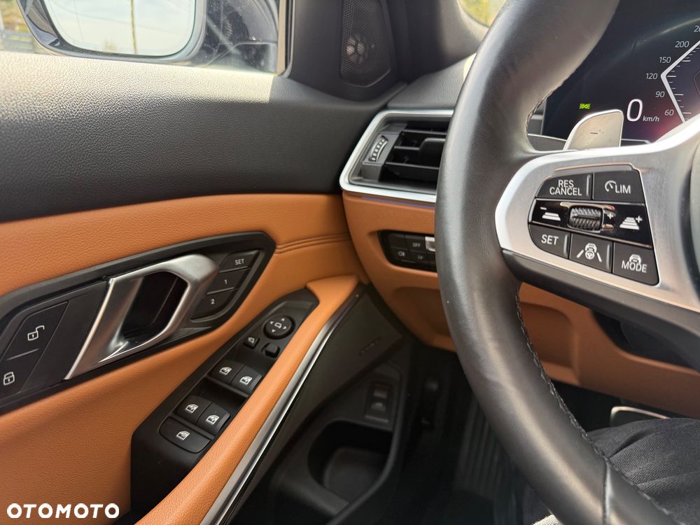 BMW Seria 3 320d xDrive M Sport Shadow - 41