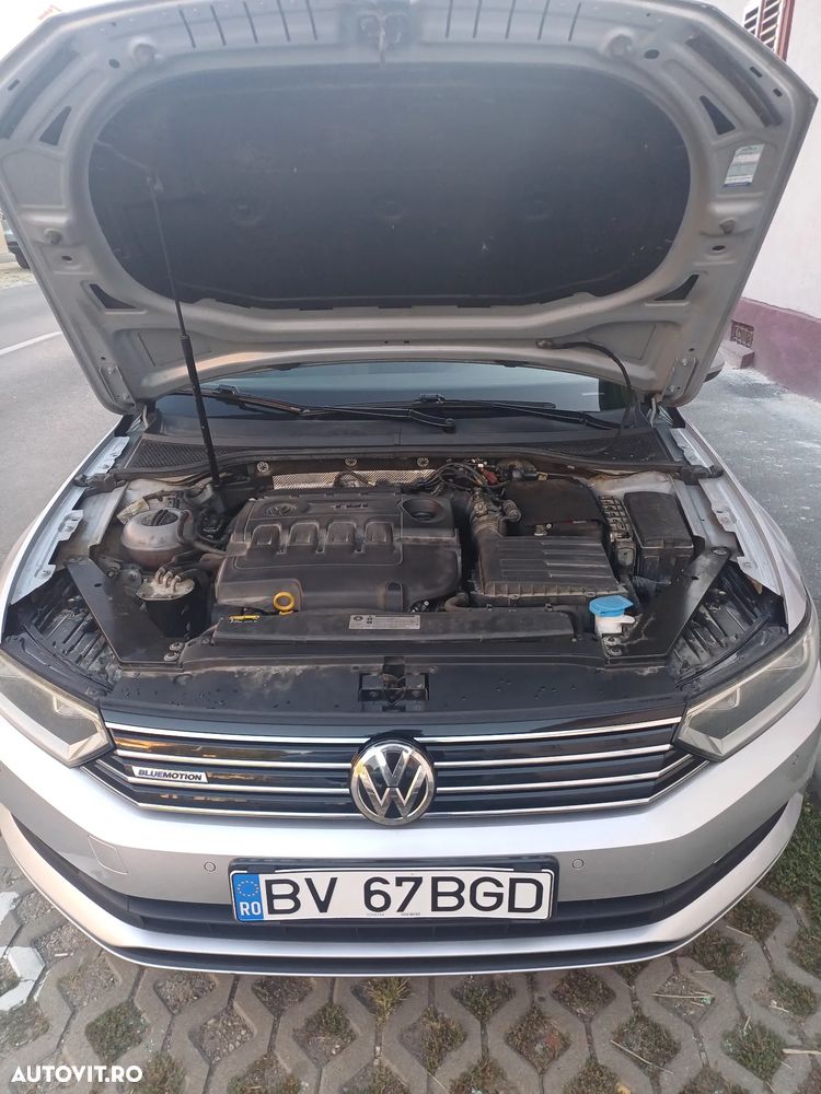 Volkswagen Passat 1.6 TDI Advance - 17
