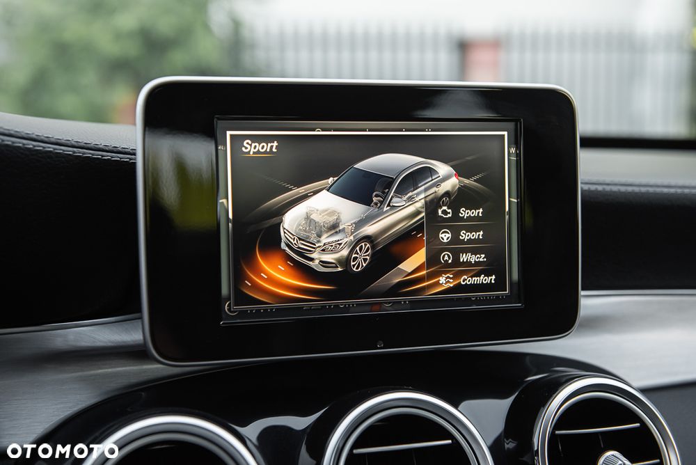 Mercedes-Benz Klasa C 400 4Matic 7G-TRONIC AMG Line - 24