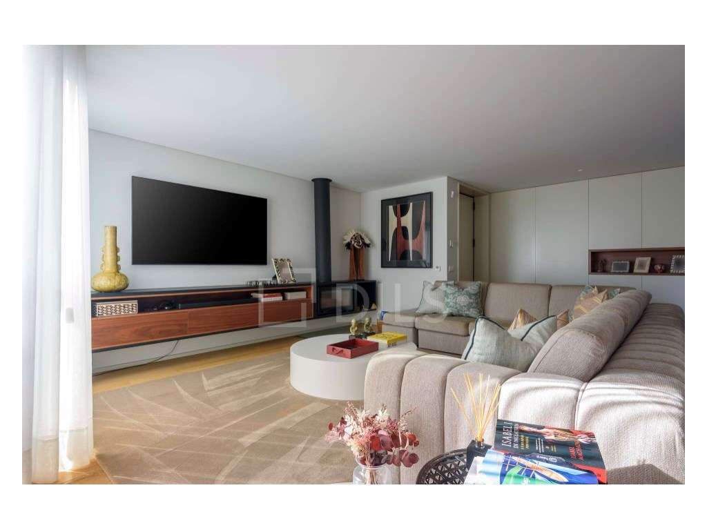 Moradia T3 com piscina aquecida e Rooftop com Vista Mar, Valadares - Grande imagem: 4/32