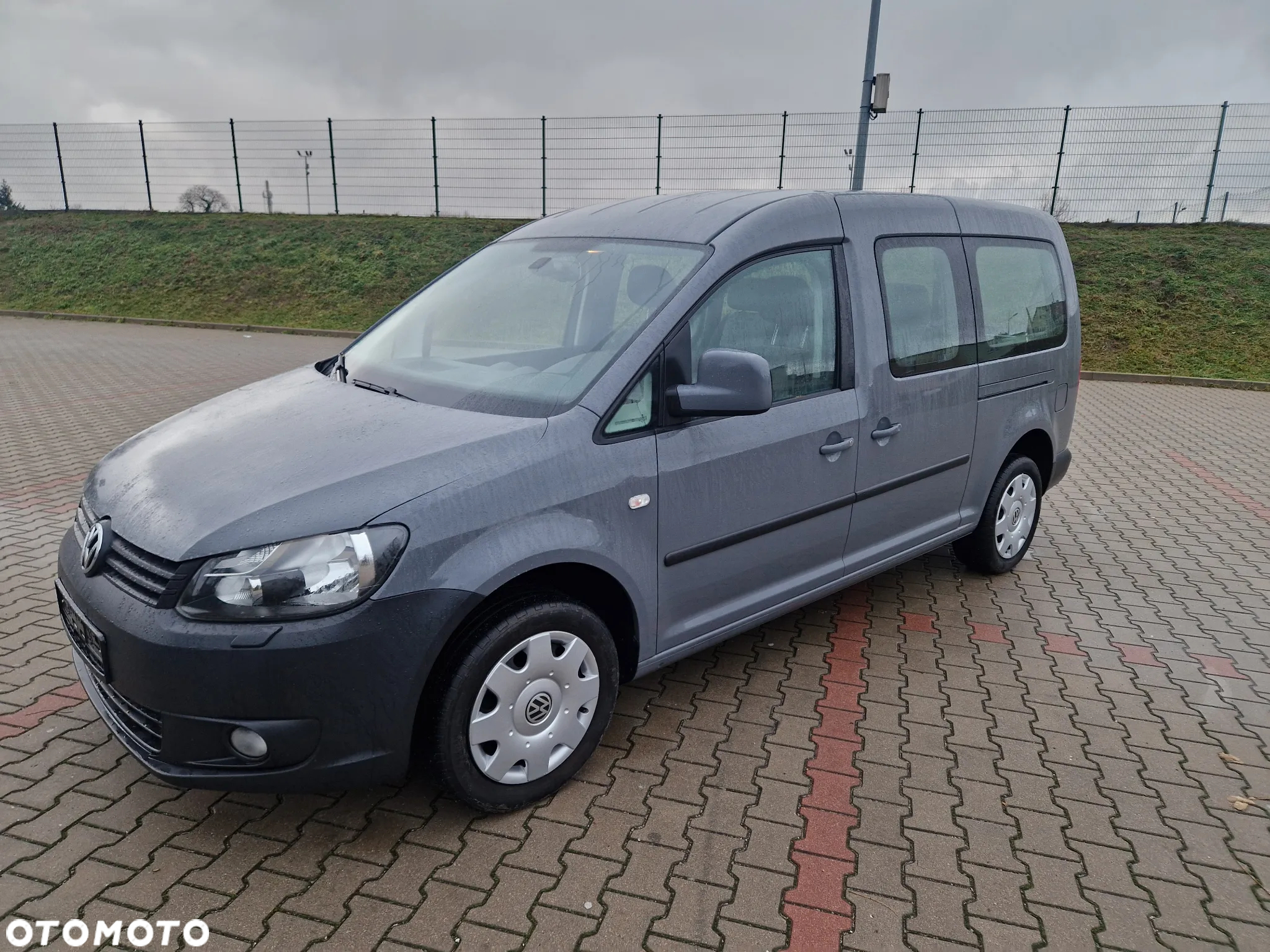 Volkswagen Caddy 1.2 (7-Si.) Edition 30 - 3