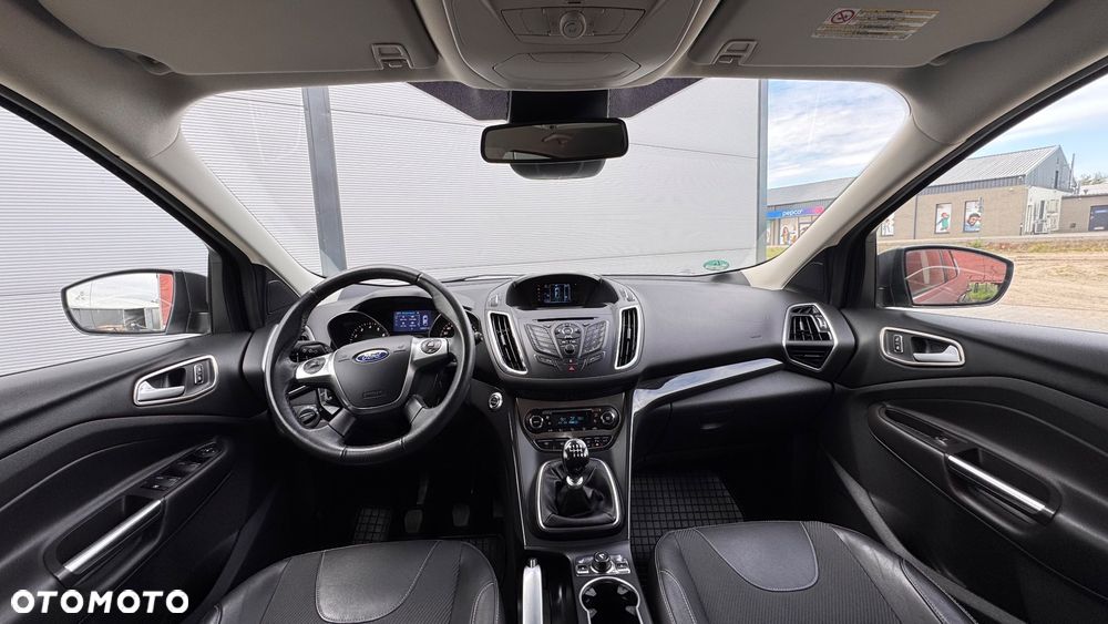 Ford Kuga 1.6 EcoBoost 2x4 Titanium - 27