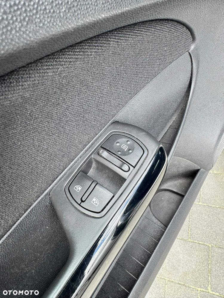 Opel Corsa 1.2 16V Cosmo - 13