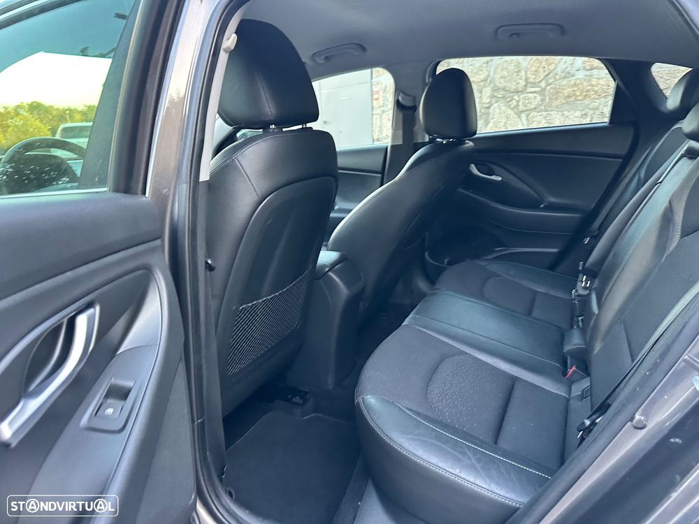 Hyundai i30 Fastback 1.0 T-GDi Style - 36