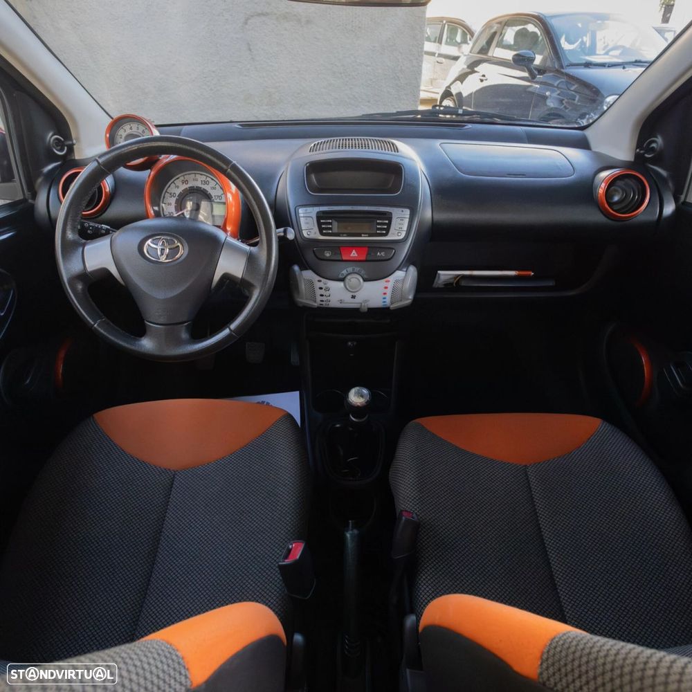Toyota Aygo 1.0 Orange Edition - 11