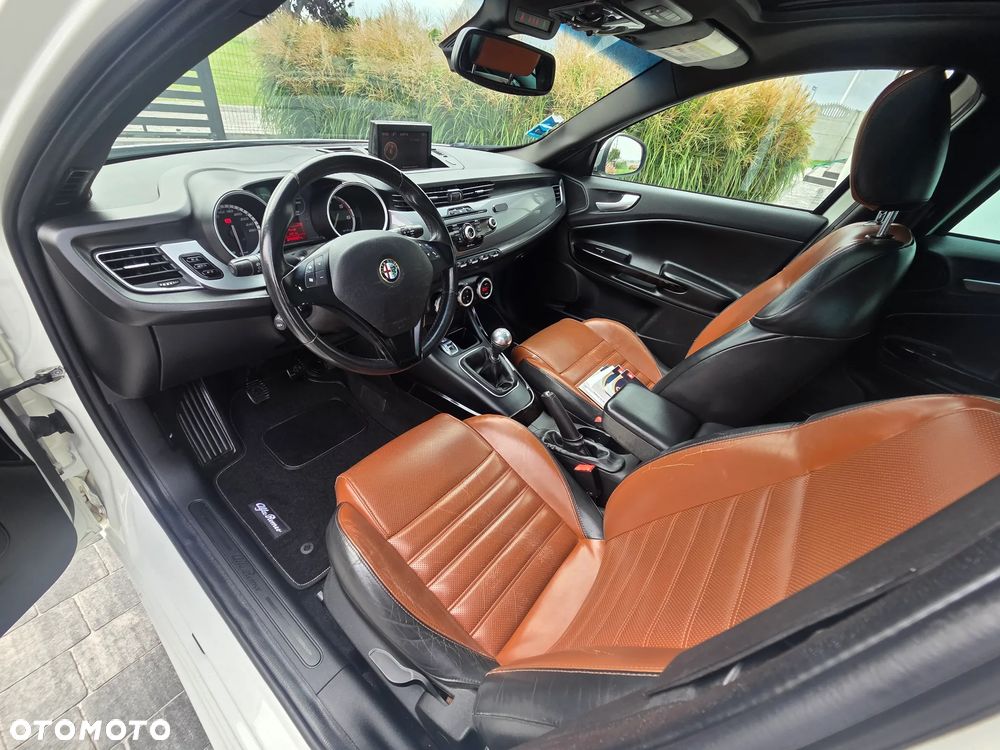 Alfa Romeo Giulietta 2.0 JTDM 16V - 8