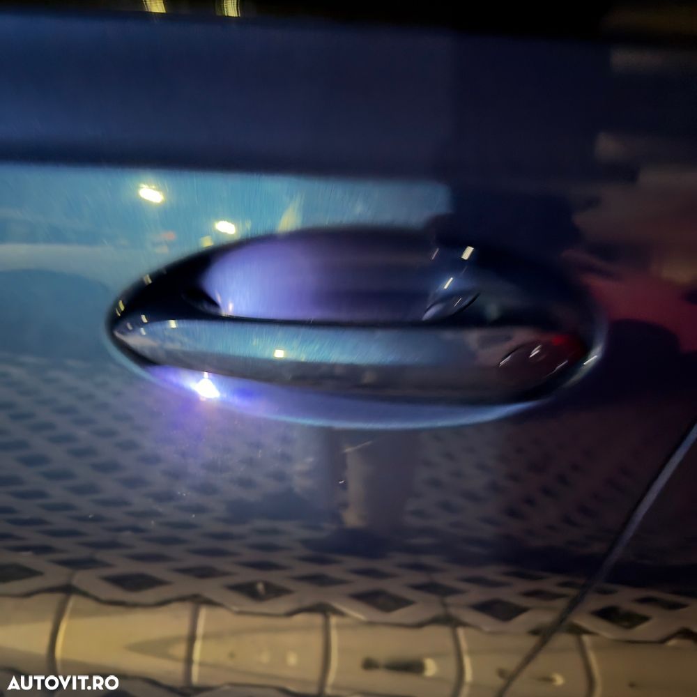 BMW Seria 3 330i AT - 25