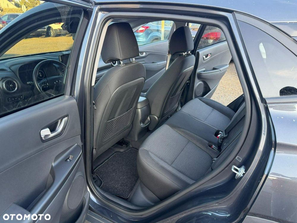 Hyundai Kona 39kWh Executive - 16