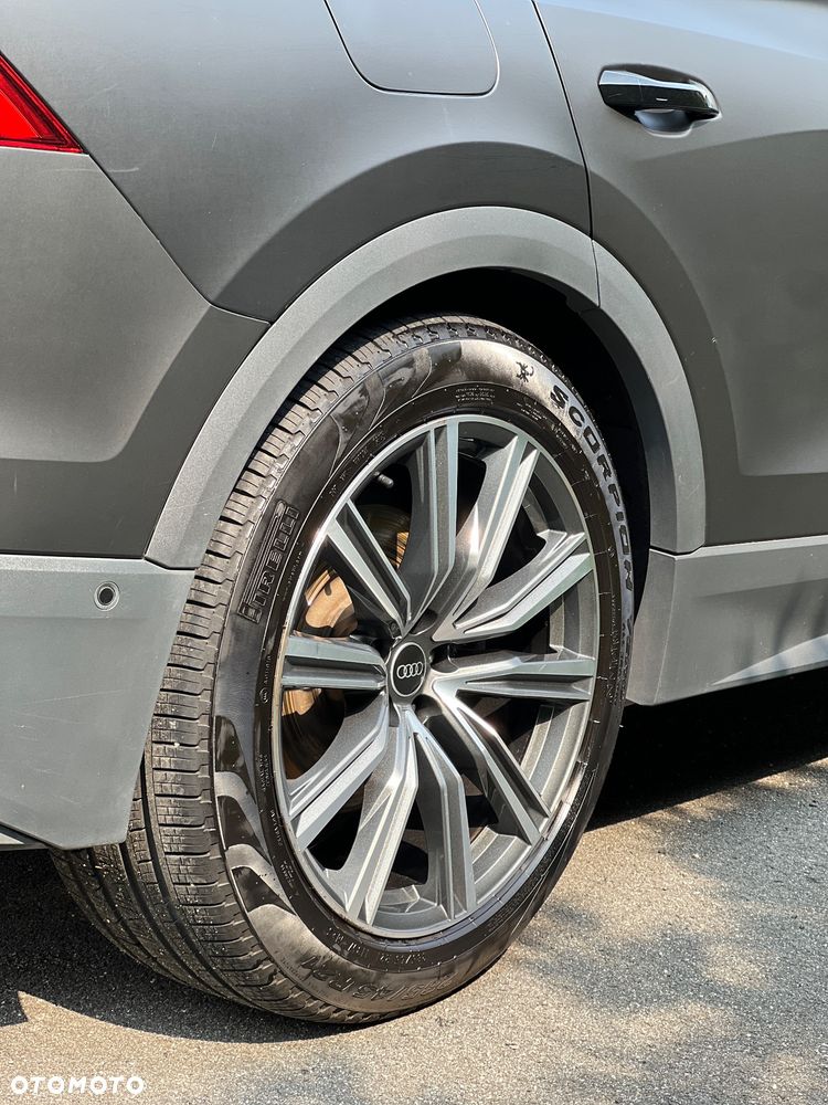 Audi Q8 - 16