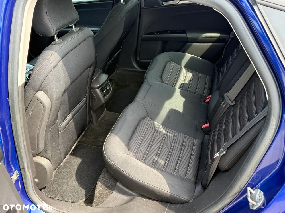 Ford Fusion - 9