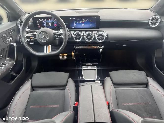 Mercedes-Benz A 200 Sedan MHEV 7G-DCT - 12